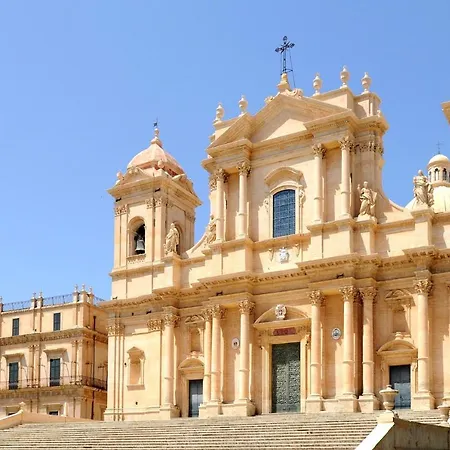 House With 3 Bedrooms In Pozzallo With Wonderful Sea View And Furnished Terrace Modica